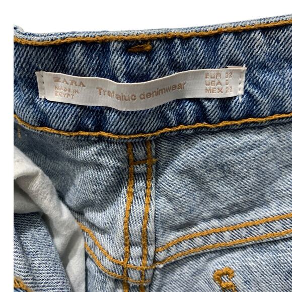 Trafaluc by Zara Women's Size 0 Blue Denim Jean Shorts Floral Embroidered summer - Picture 3 of 4